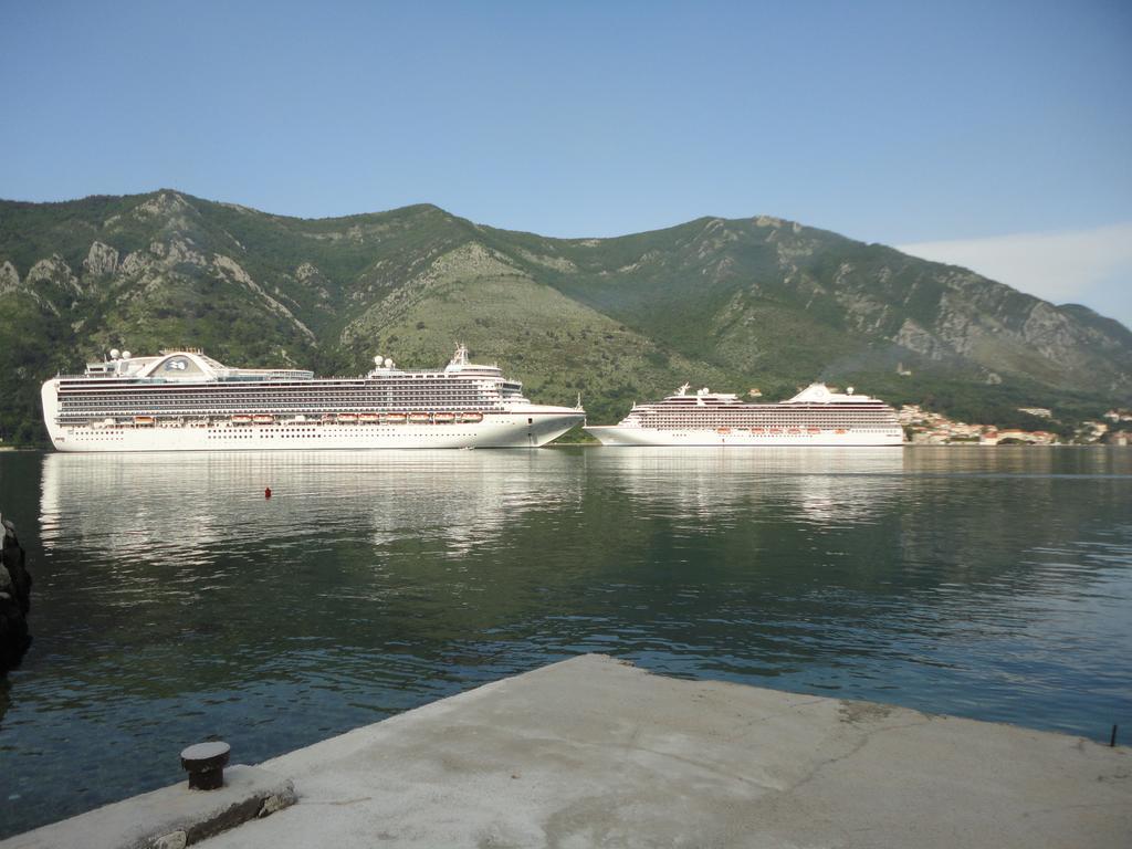 Apartment The Sea Coast Котор Екстериор снимка