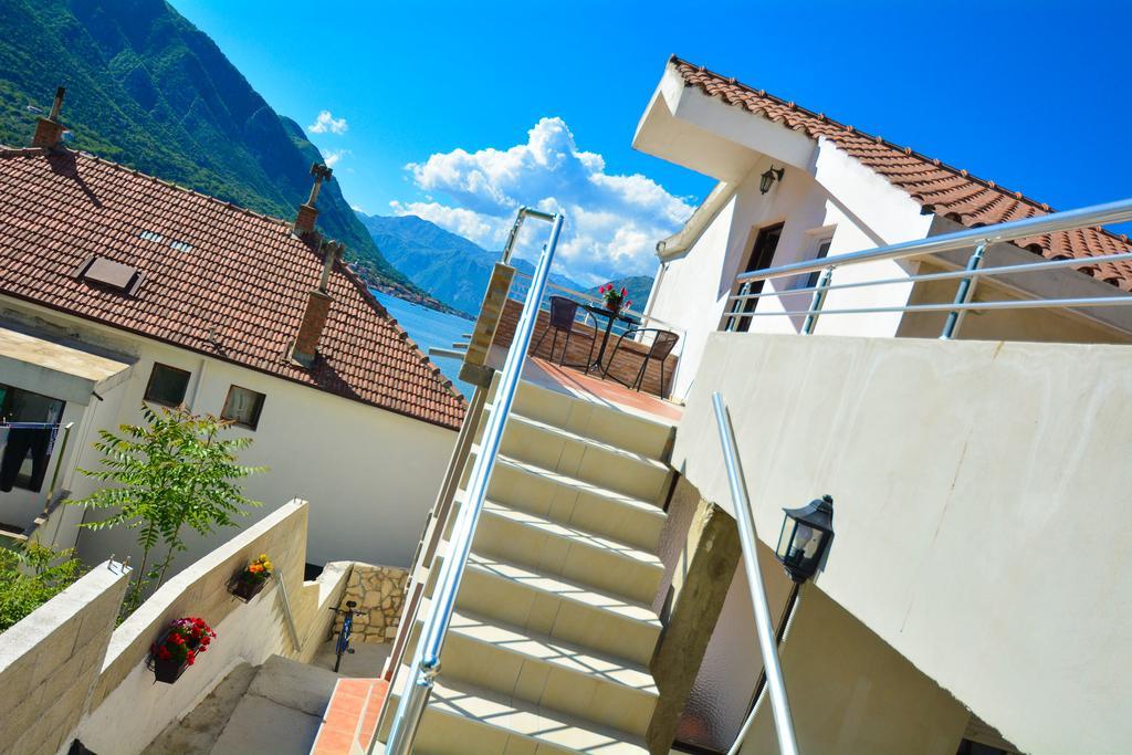 Apartment The Sea Coast Котор Екстериор снимка